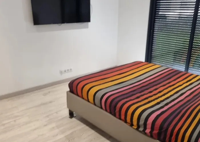 Moderne Piscine Vue * Ajaccio (Corsica)